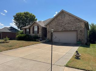 722 S Long Dr, Springfield, MO 65802