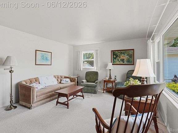 4th image of 3118 Elk St