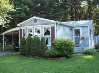 8 Nottingham Pl, Coventry, RI 02816