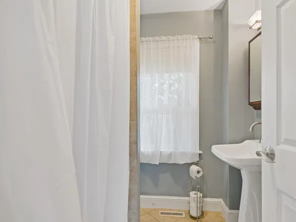48 E St, South Portland, ME 04106