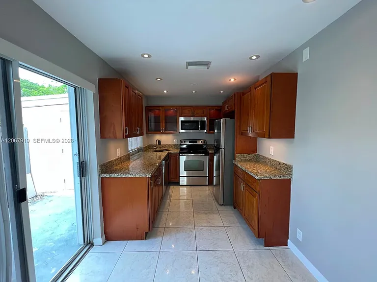 1591 Springside Dr #1591 — Photo 4
