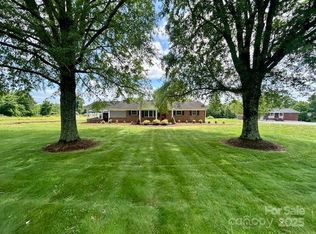 695 Pleasant Hill Rd, Lenoir, NC 28645