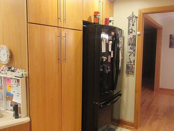 5th image of 1306 Hillcrest Dr