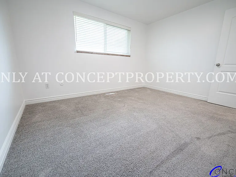 466 E Woodland Ave — Photo 60