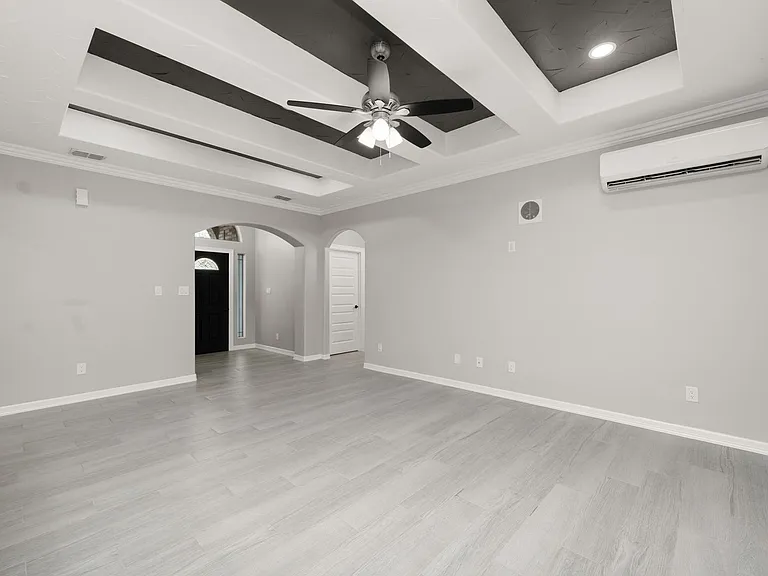 9450 Cajun Blvd — Photo 4