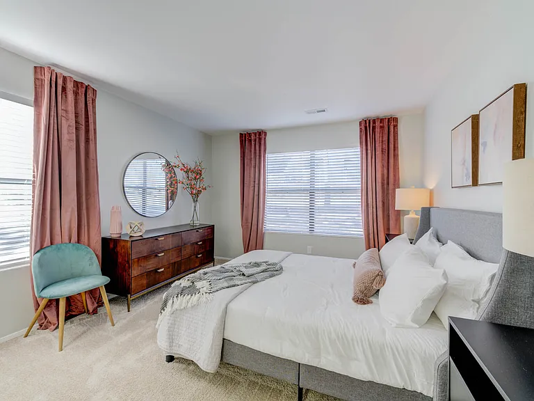 Lago Vista Apartments — Photo 41