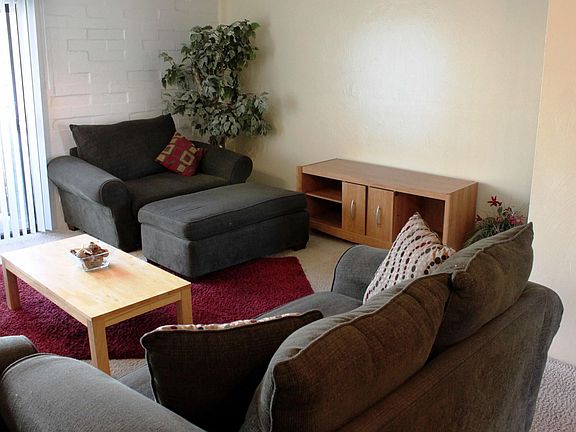 5th image of 931 N Euclid Ave #204