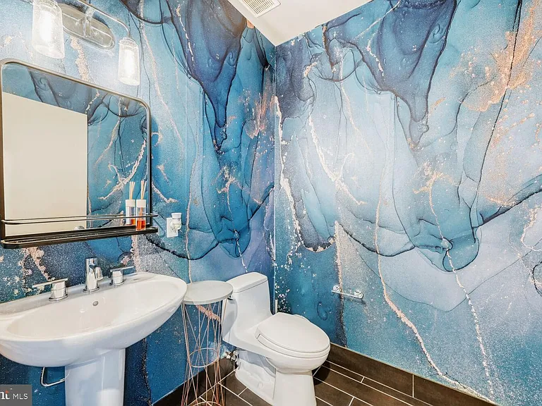 1200 Steuart St #713 — Photo 15