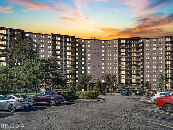 2nd image of 6340 Americana Dr APT 820