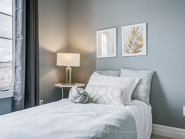 48 Robert Wilson Cres — Photo 28