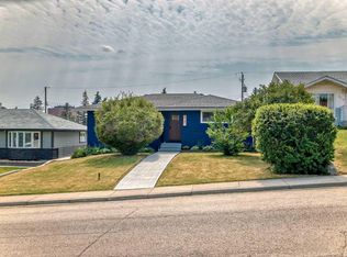 615 N 101st Ave SW, Calgary, AB T2W0A2