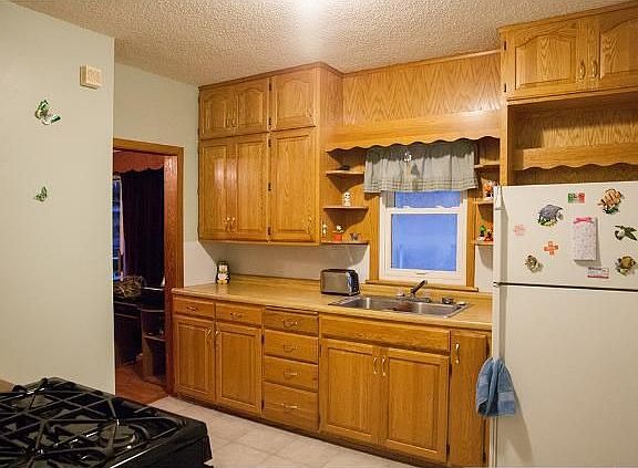 5th image of 1231 Marion St