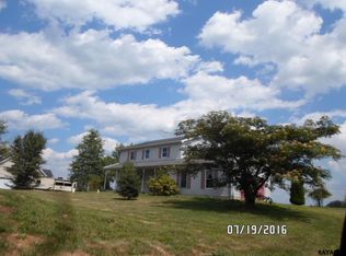 685 New Chester Rd, New Oxford, PA 17350