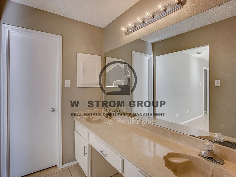 420 Revolution Ln — Photo 14