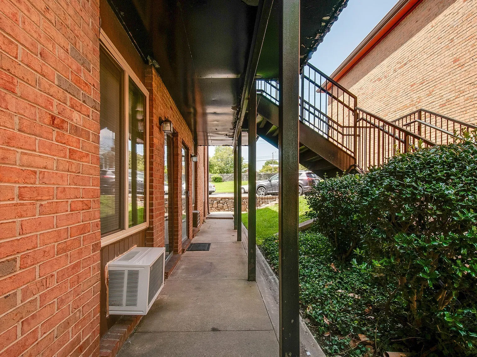 1 bed, 1.0 bath, 600 sqft, $1,375 — Photo 2
