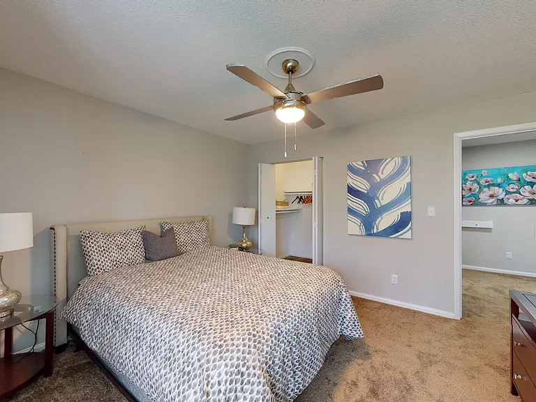 Lynnwood Park — Photo 14