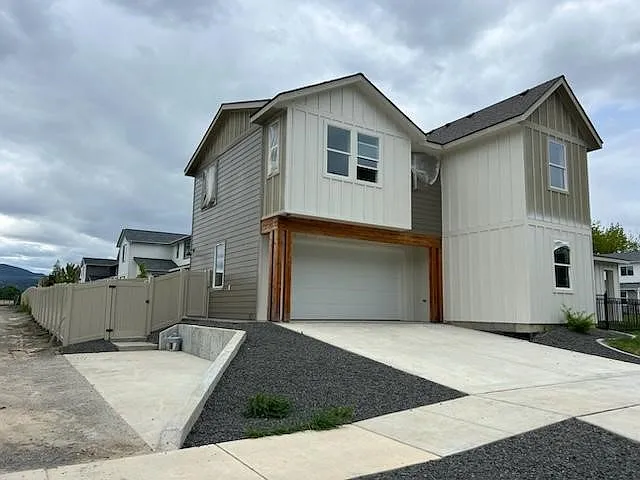516 University Park Way — Photo 3