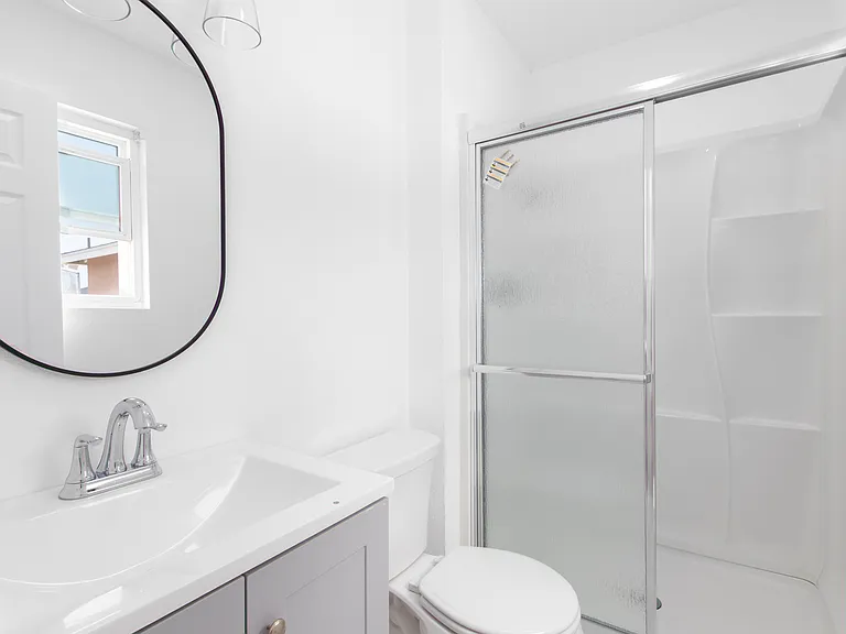 Master bathroom 1