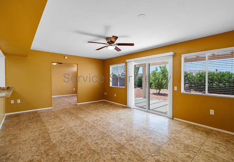 9425 W Rolling Hills Dr — Photo 4