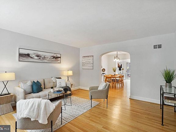 2nd image of 2325 Huidekoper Pl NW
