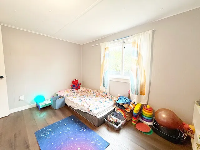 2110 Kent Ave W — Photo 13