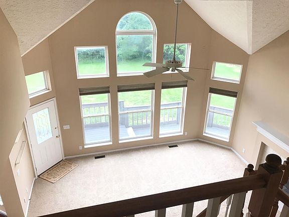 3rd image of 6560 Holly Hill Ln