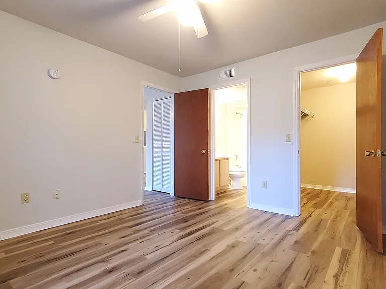 2360 SW Archer Rd #208 — Photo 10