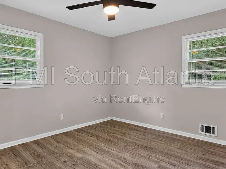 206 Evenview Cir — Photo 12