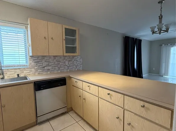 10168 NW 126th Ter, Hialeah Gardens, FL 33018