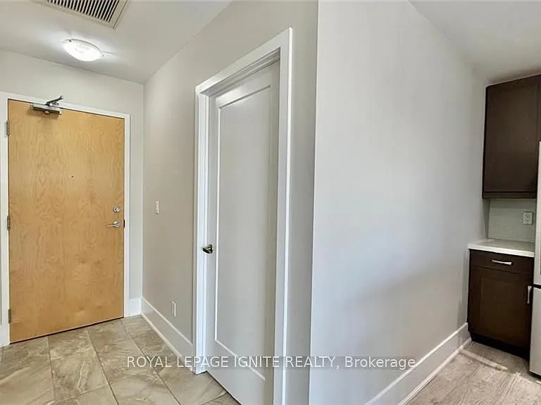 1 Victoria St S #1712 — Photo 15