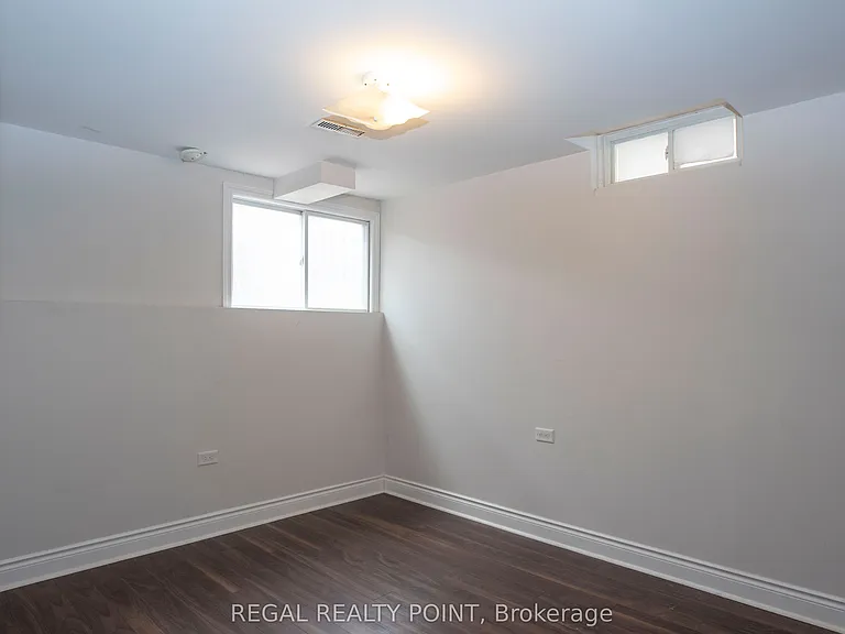 14 Mandel Cres #BASEMENT — Photo 10