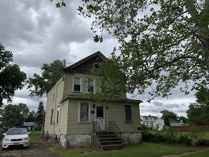 1st image of 670 Huff Ave