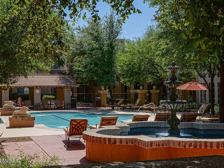 1500 E Pusch Wilderness Dr — Photo 18