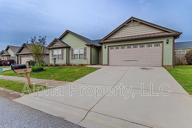 3 bed, 2.0 bath, 1452 sqft, $1,800 — Photo 2