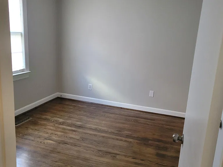 910 Edwards Ave — Photo 21