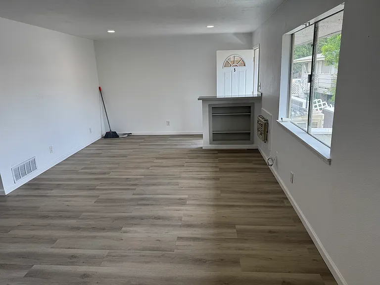 750 Sycamore St #5 — Photo 2