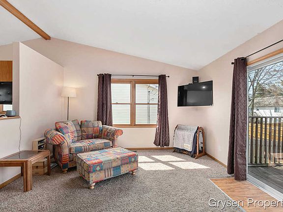 4th image of 501 Macomb Ave NW