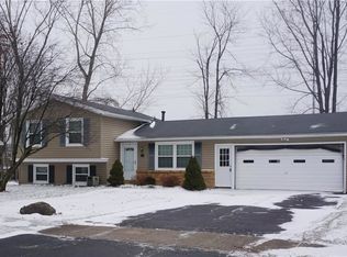 253 Harpington Dr, Rochester, NY 14624