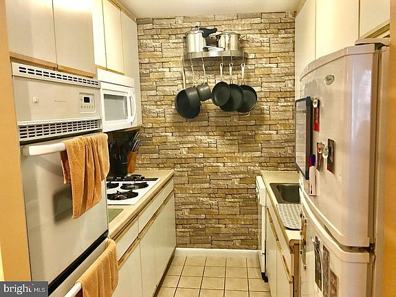 2nd image of 6901-29 Valley Avenue G3