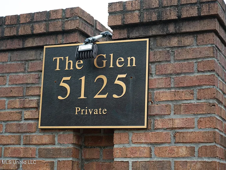 5125 Old Canton Rd #201 — Photo 3