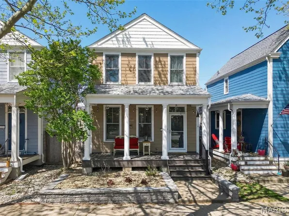 3208 S Civic Green Dr, Saint Charles, MO 63301