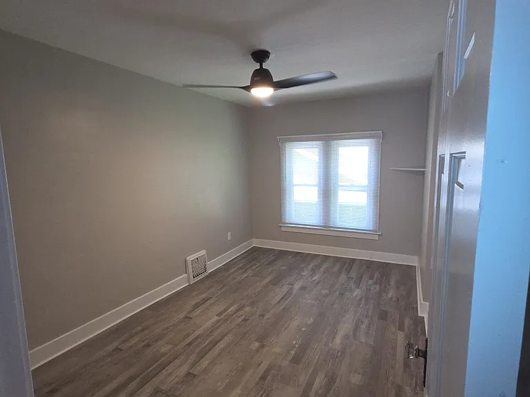 201 N Chestnut St #203 — Photo 9