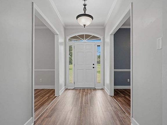 5th image of 259 Danbury Ln