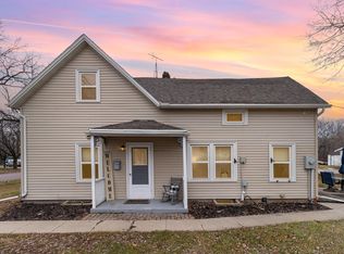 809 S Front St, Saint Peter, MN 56082