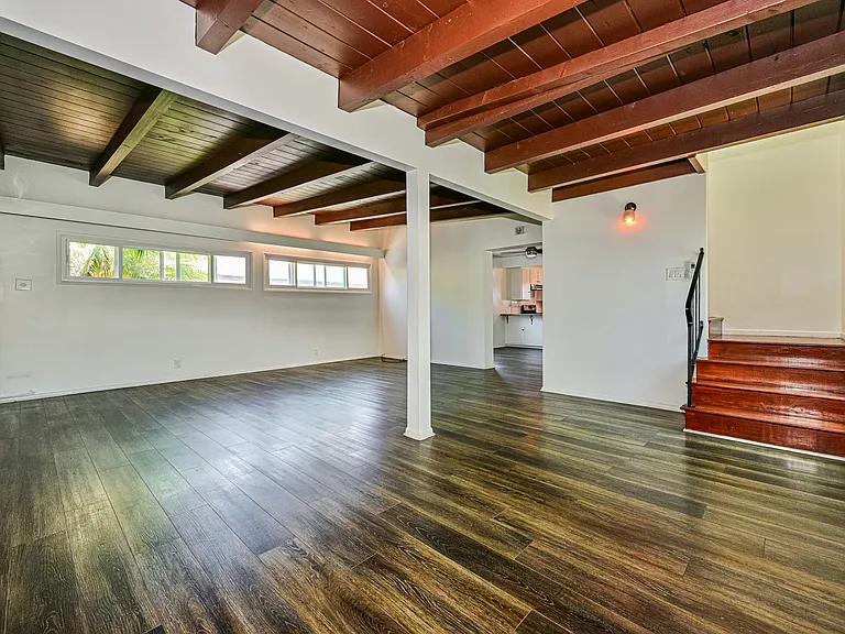 839 Penn St — Photo 3