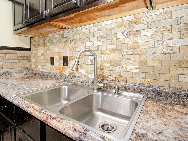 414 Wakefield Ave — Photo 11