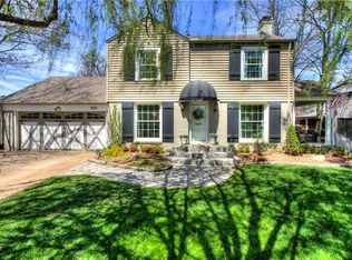 1405 Sherwood Ln, Nichols Hills, OK 73116