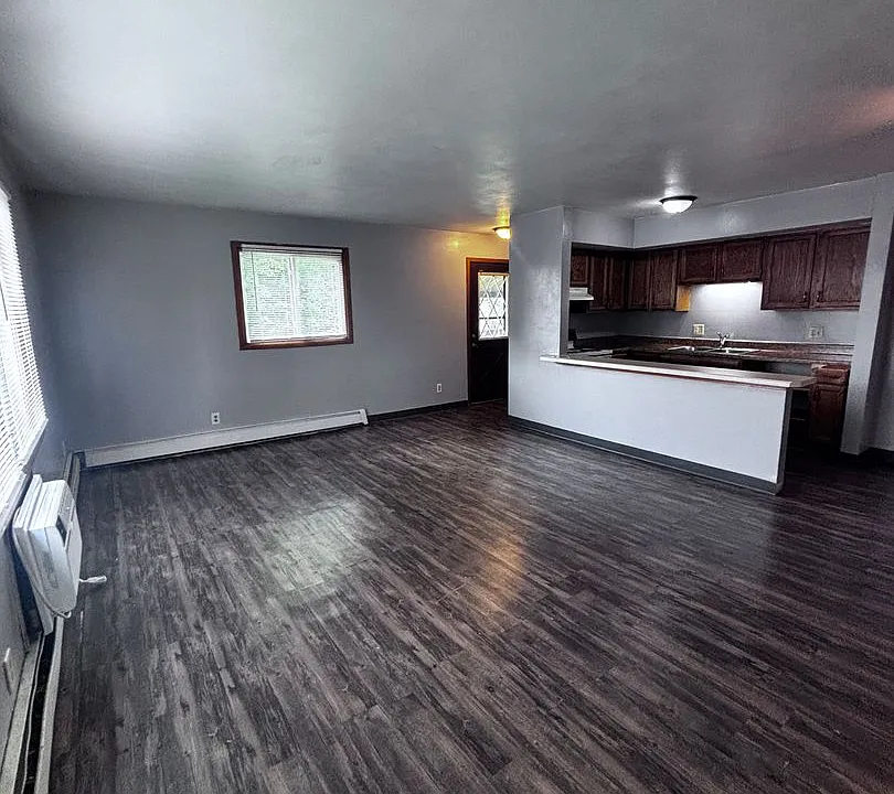 440 W Calumet St