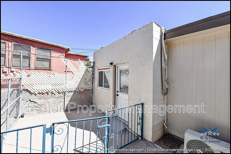 1 bed, 1.0 bath, 275 sqft, $950 — Photo 2
