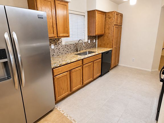 3rd image of 2381 W Silverbell Tree Dr